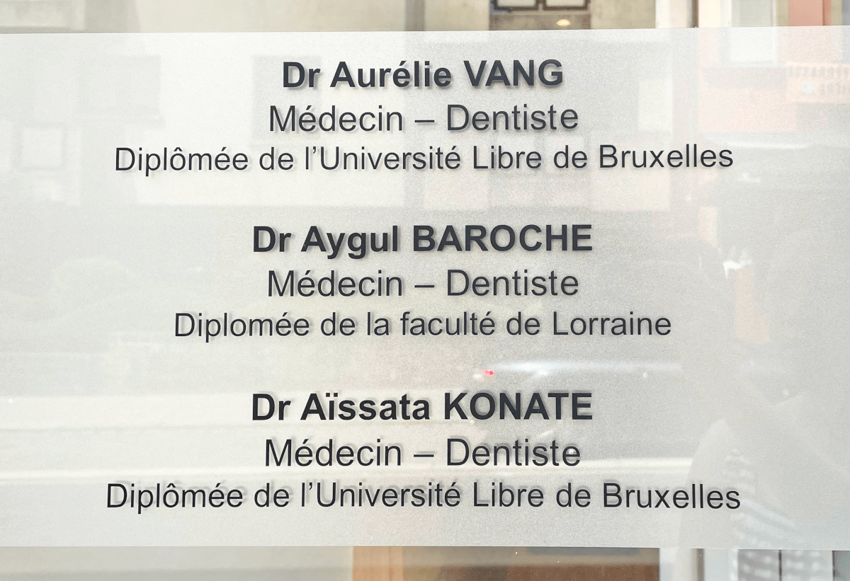 Cabinet dentaire Vang Name List